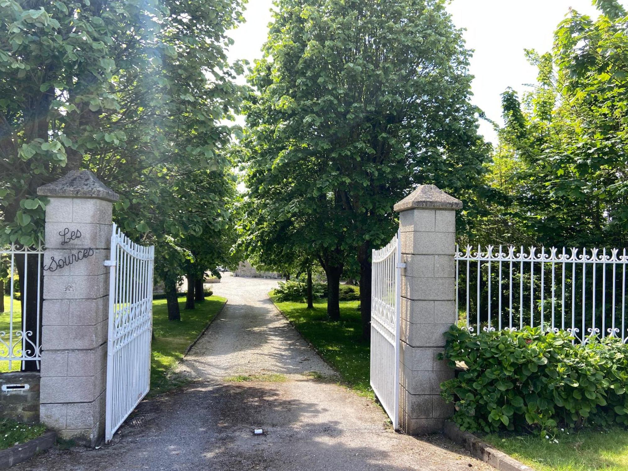 Chambres D'Hotes & Gites - Domaine Les Sources Portbail Esterno foto